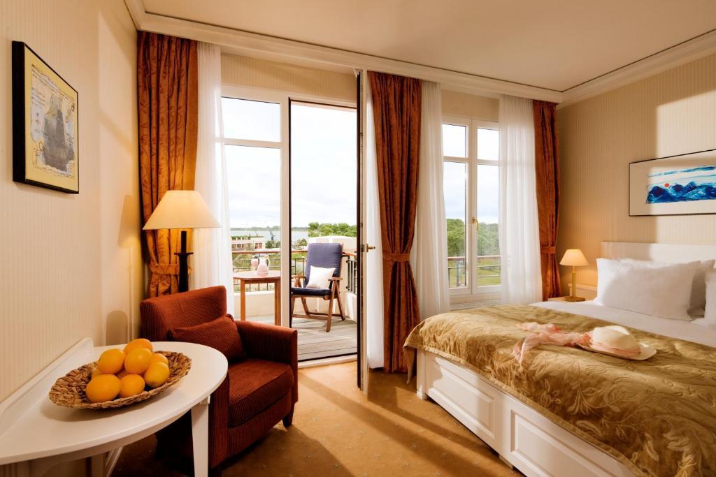Yachthafenresidenz Hohe Duene Hotel Rostock Room photo A room at the Hotel de la Plage