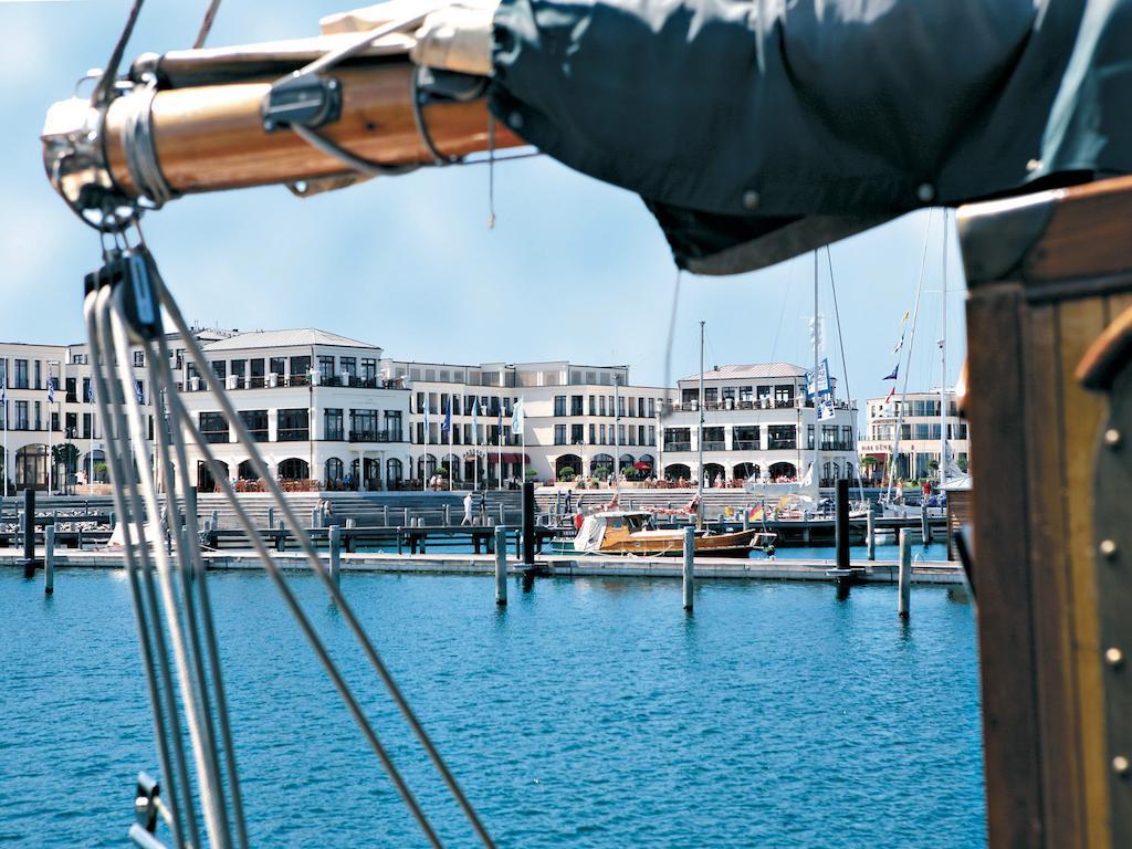 Yachthafenresidenz Hohe Duene Hotel Rostock Exterior photo Marina del Rey