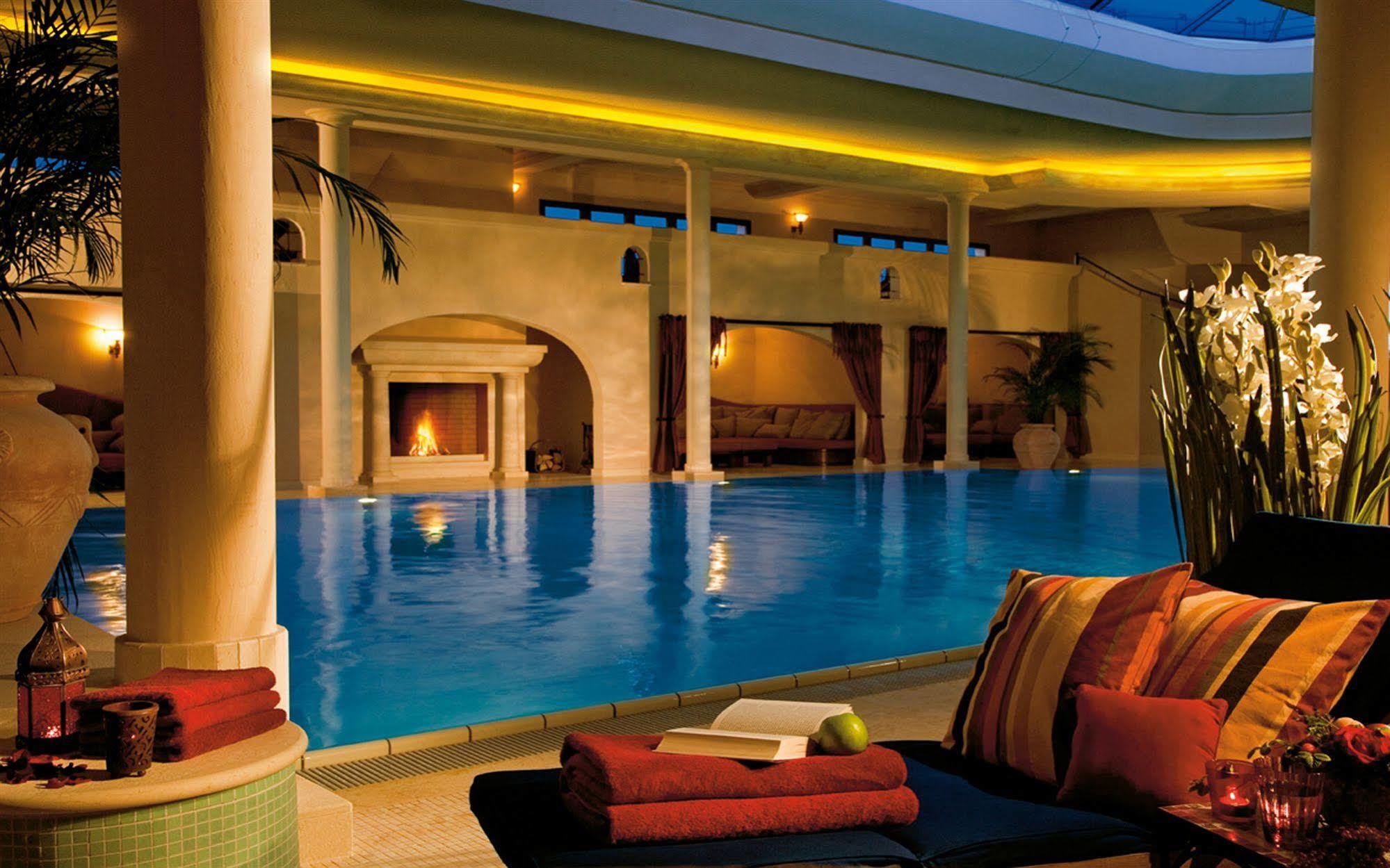 Yachthafenresidenz Hohe Duene Hotel Rostock Exterior photo The Spa at The Westin