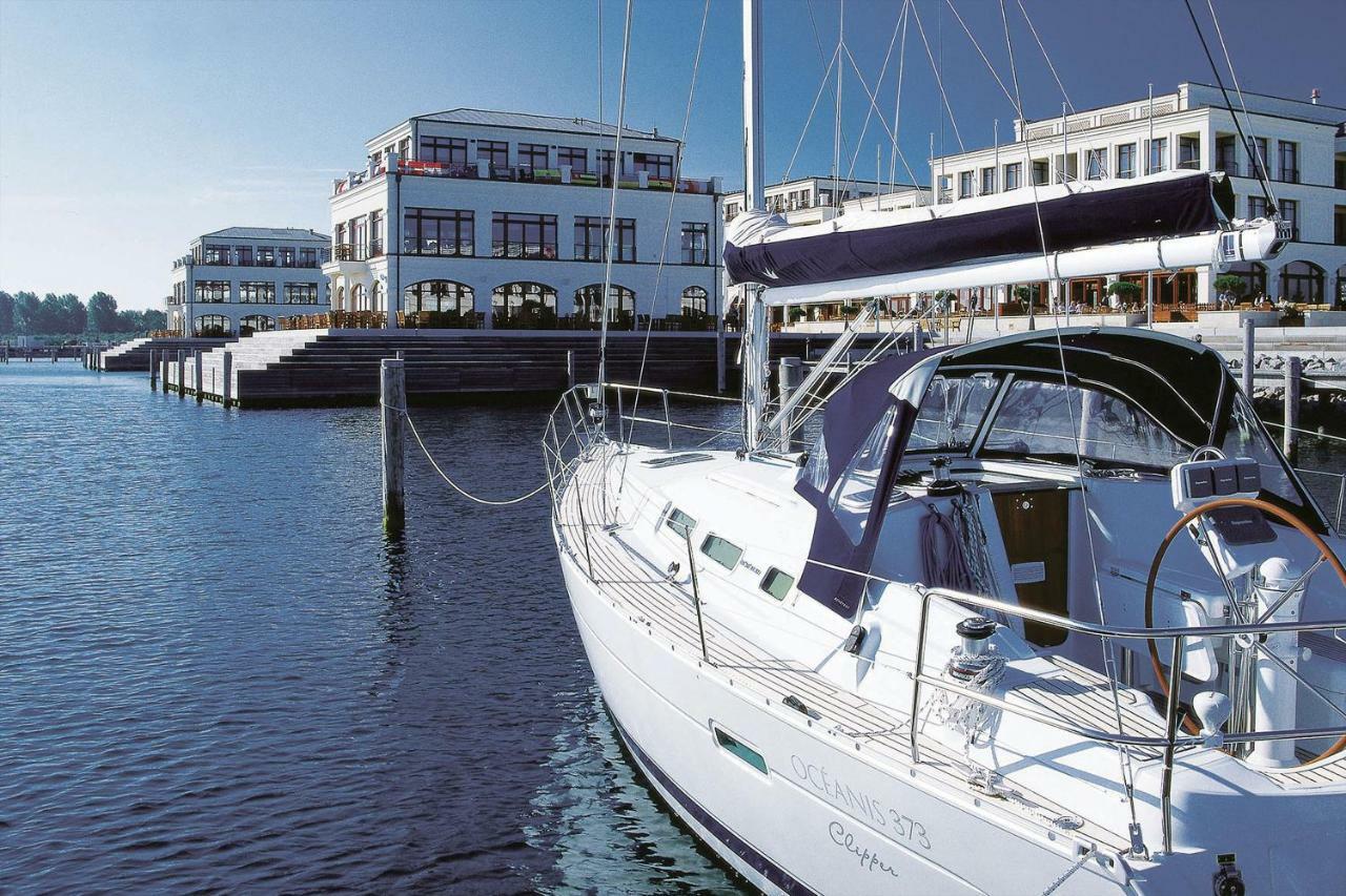 Yachthafenresidenz Hohe Duene Hotel Rostock Exterior photo The marina